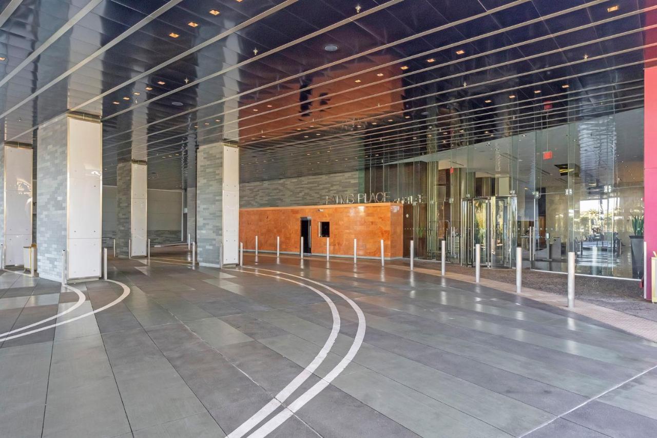 Huge Modern Luxury 17 Floor Panoramic Corner Suite With Open Balcony Las Vegas Exterior photo